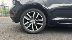 Volkswagen Golf 1.6 TDI SE [Nav] 5dr Diesel Hatchback